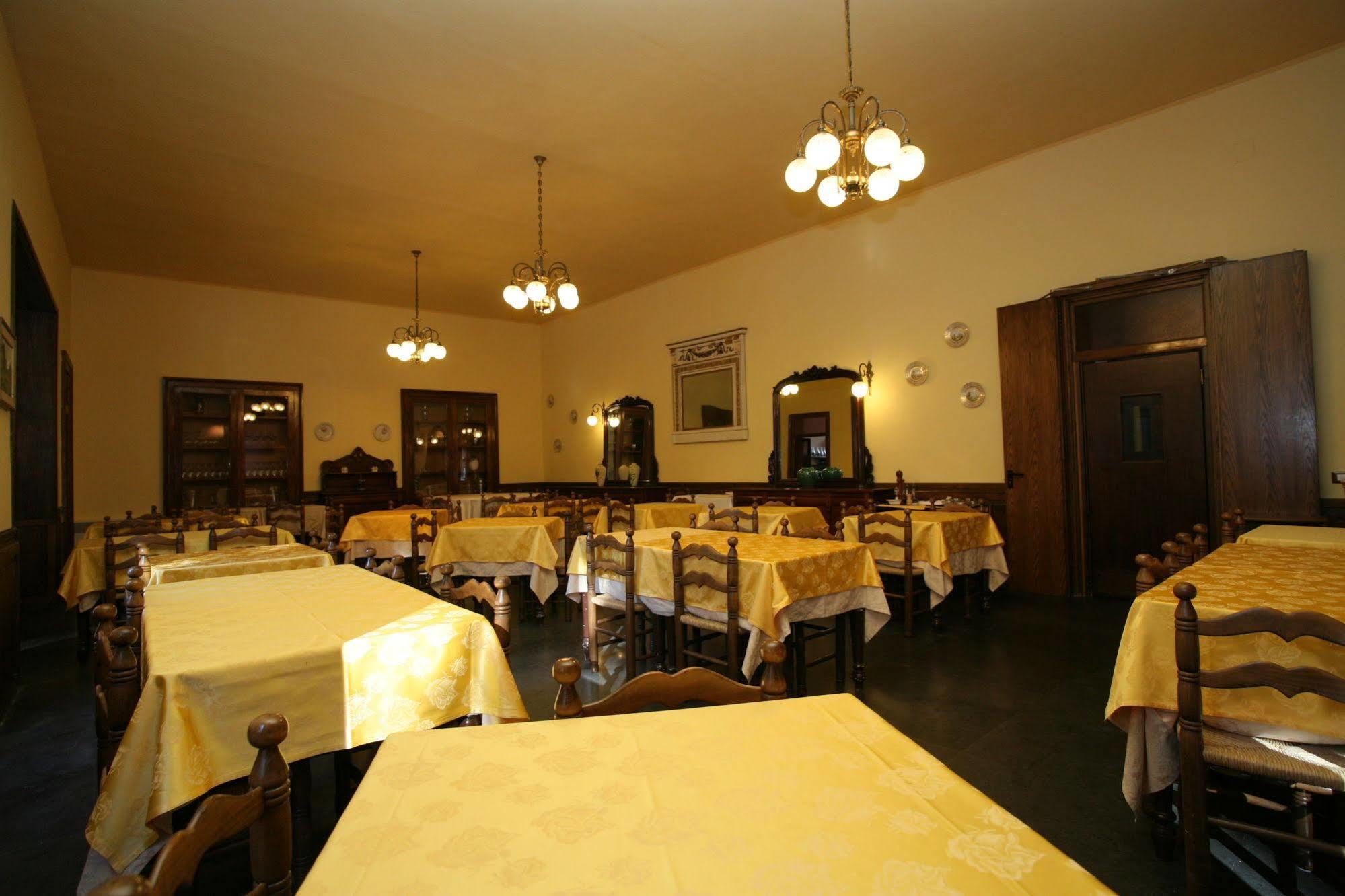 Hotel Roma Scanno Exterior photo