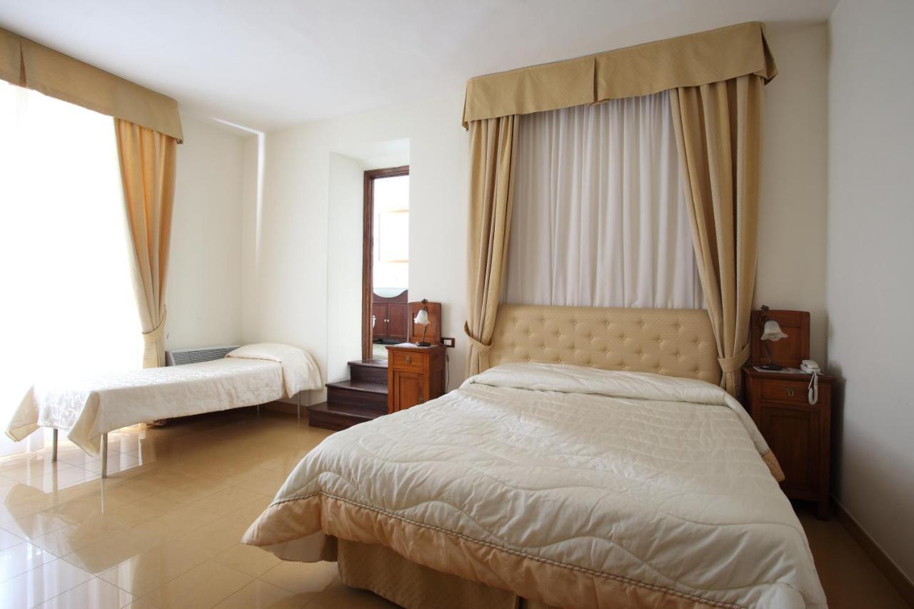 Hotel Roma Scanno Exterior photo